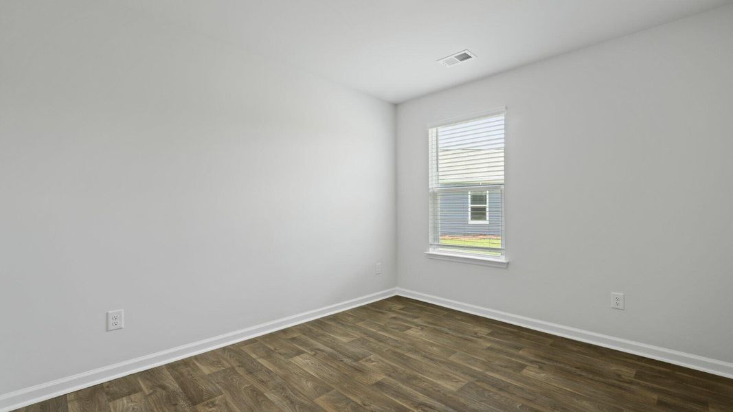 Spacious, unfurnished interior of a new home in Evergreen, Holly Hill (Image 9).