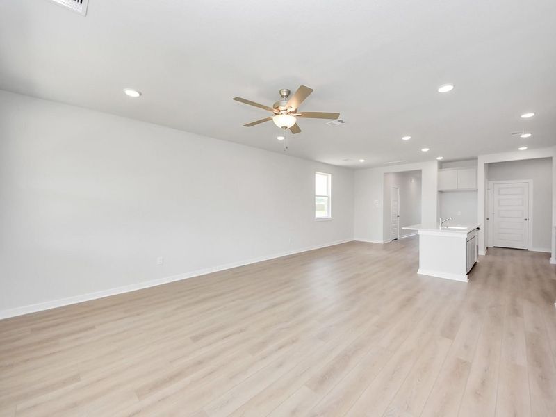 Spacious, unfurnished interior of a new home in Spring Branch Crossing, Conroe (Image 20).