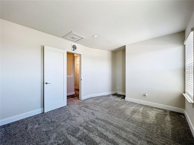 Spacious, unfurnished interior of a new home in Amelia Groves, St. Cloud (Image 43).