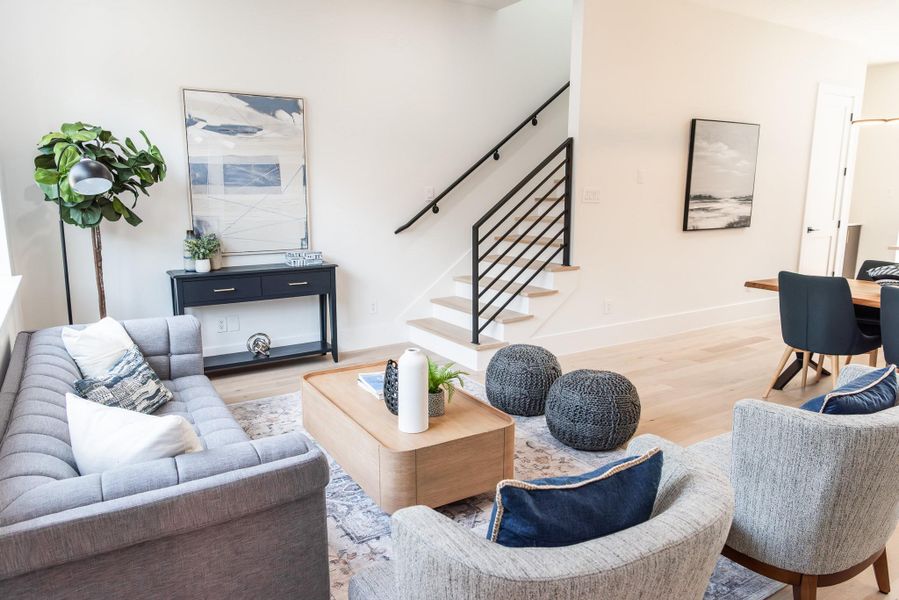 Living Room: Living Room: