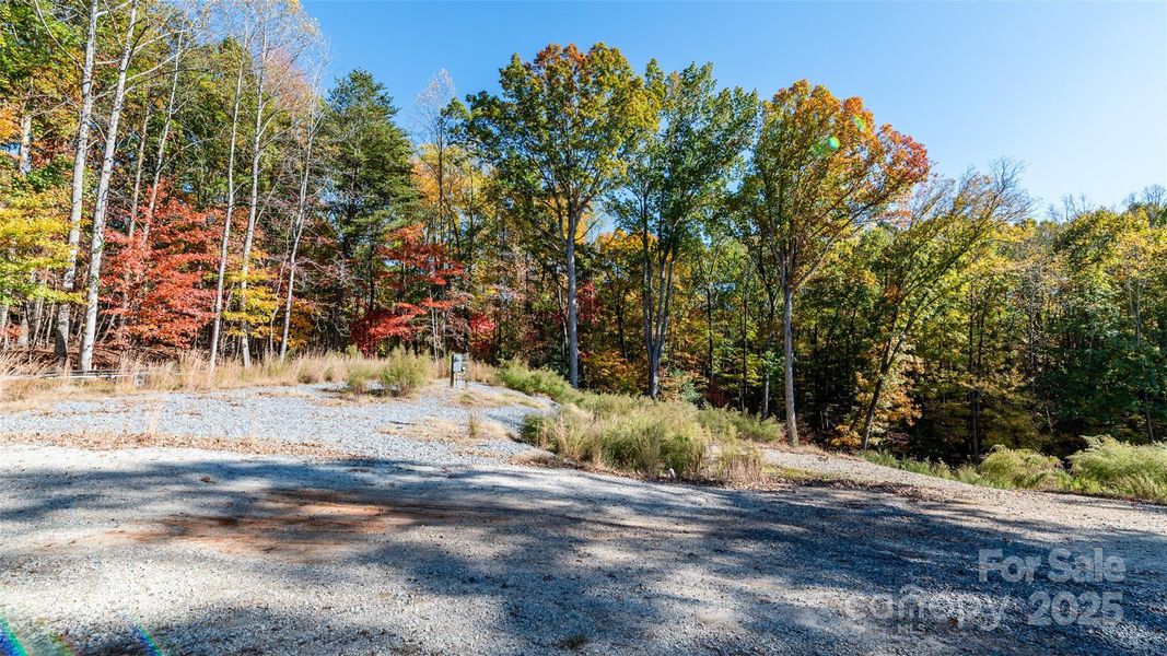 Natural landscape and outdoor views near in Statesville (Image 18). Natural landscape and outdoor views near in Statesville (Image 18).