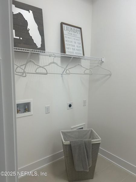 Spacious, unfurnished interior of a new home in Seven Pines, Jacksonville (Image 24).