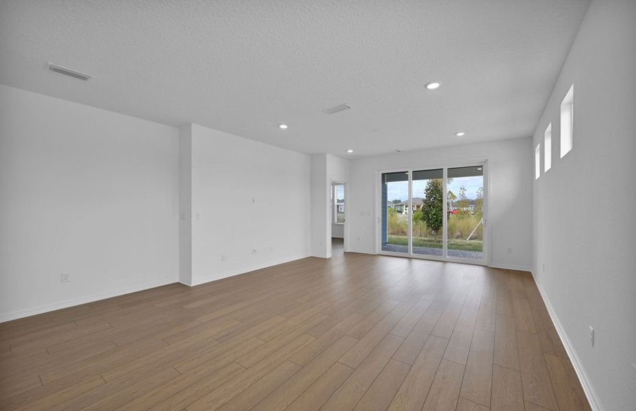 Spacious, unfurnished interior of a new home in Del Webb Wildlight, Yulee (Image 19).