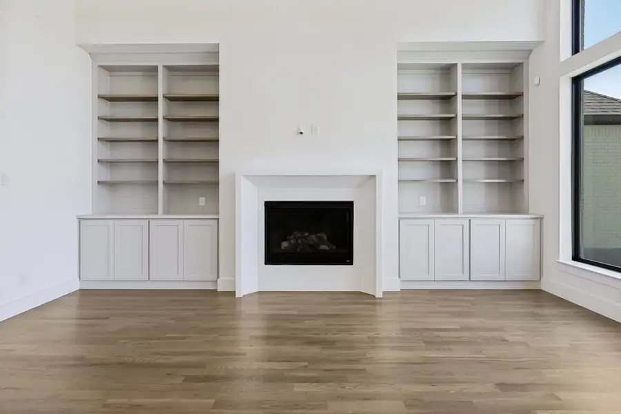 Spacious, unfurnished interior of a new home in Hilltop Ranch, Leander (Image 20). Spacious, unfurnished interior of a new home in Hilltop Ranch, Leander (Image 20).