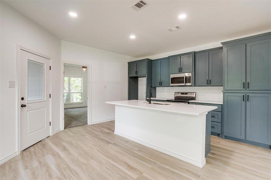 Furnished interior view inside a new home in , Granbury (Image 10).