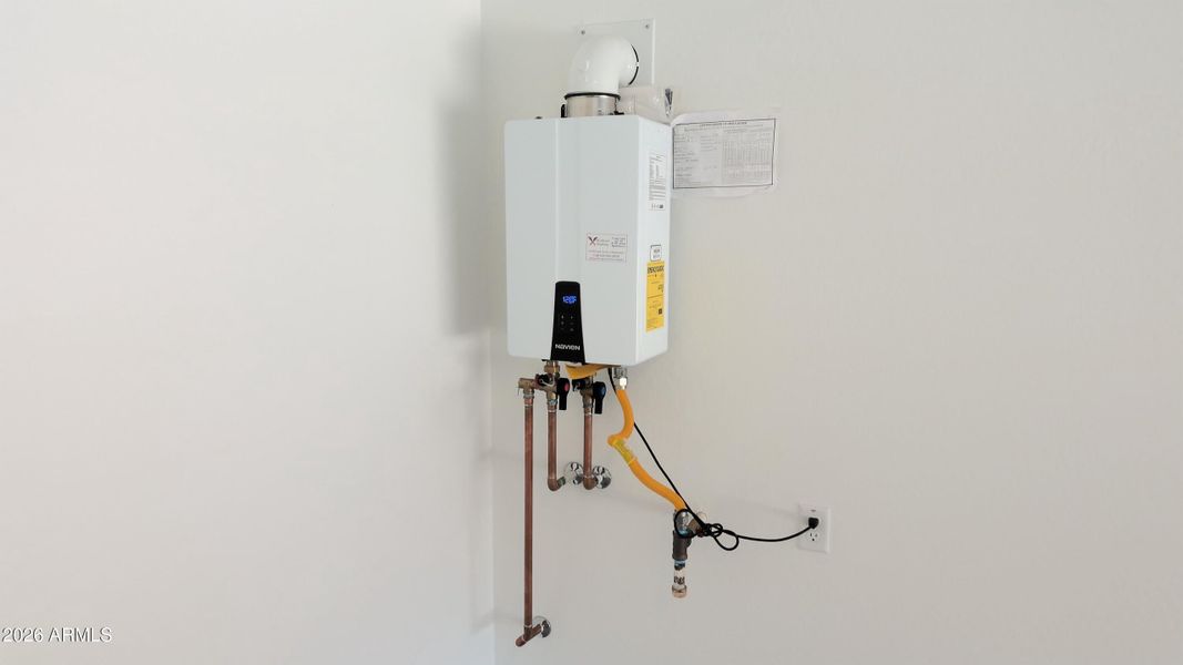 Tankless gas water heater