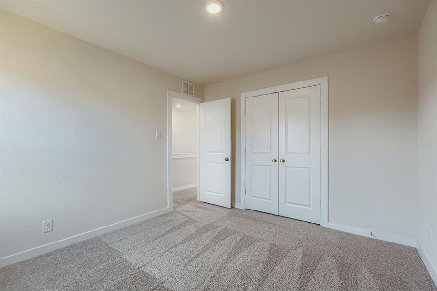 Spacious, unfurnished interior of a new home in Sperling Farms, Ferris (Image 19).