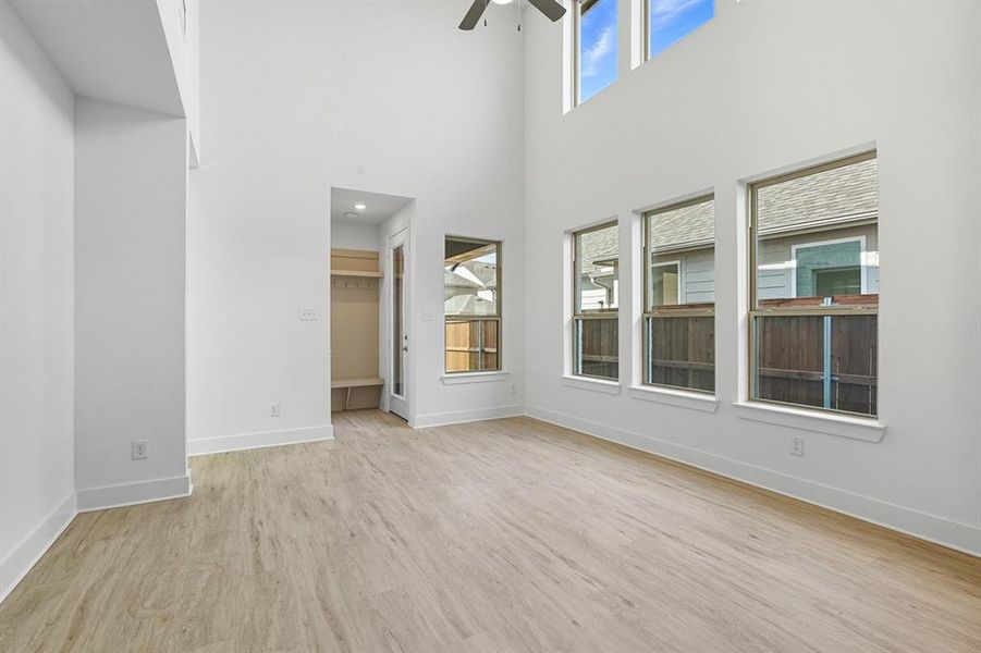 Spacious, unfurnished interior of a new home in Waterscape: 40ft. lots, Royse City (Image 15). Spacious, unfurnished interior of a new home in Waterscape: 40ft. lots, Royse City (Image 15).