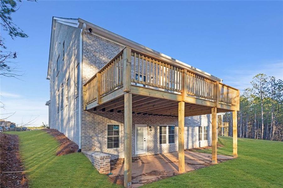 Exterior details and patio area of a home in , Fairburn (Image 3).