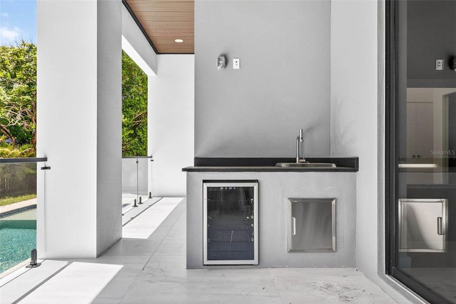 Exterior details and patio area of a home in , Tampa (Image 35).