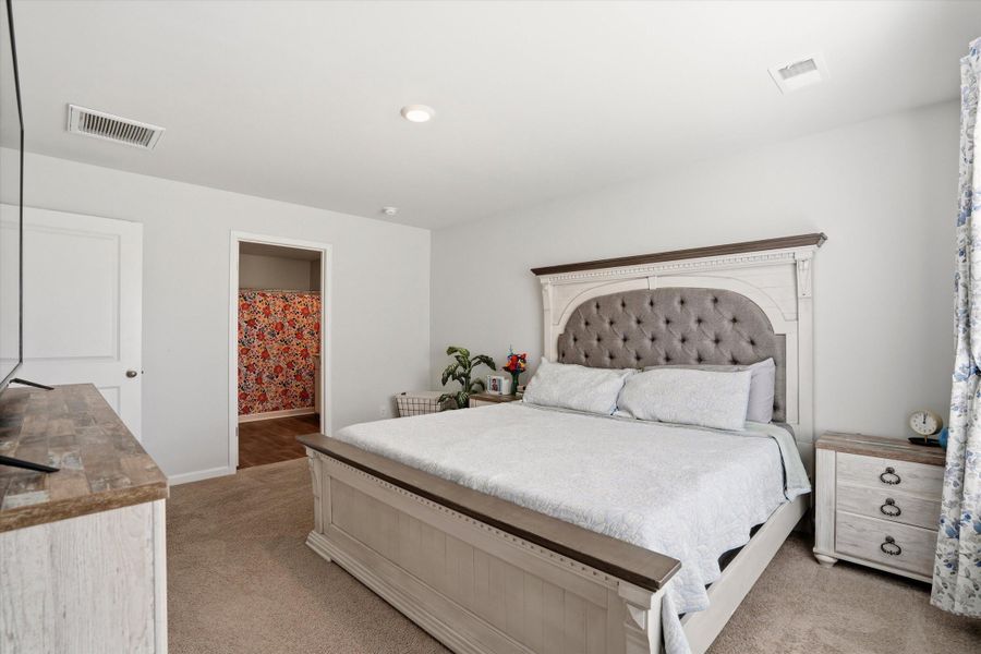 Furnished interior view inside a new home in Stone Ridge, Moncks Corner (Image 24).
