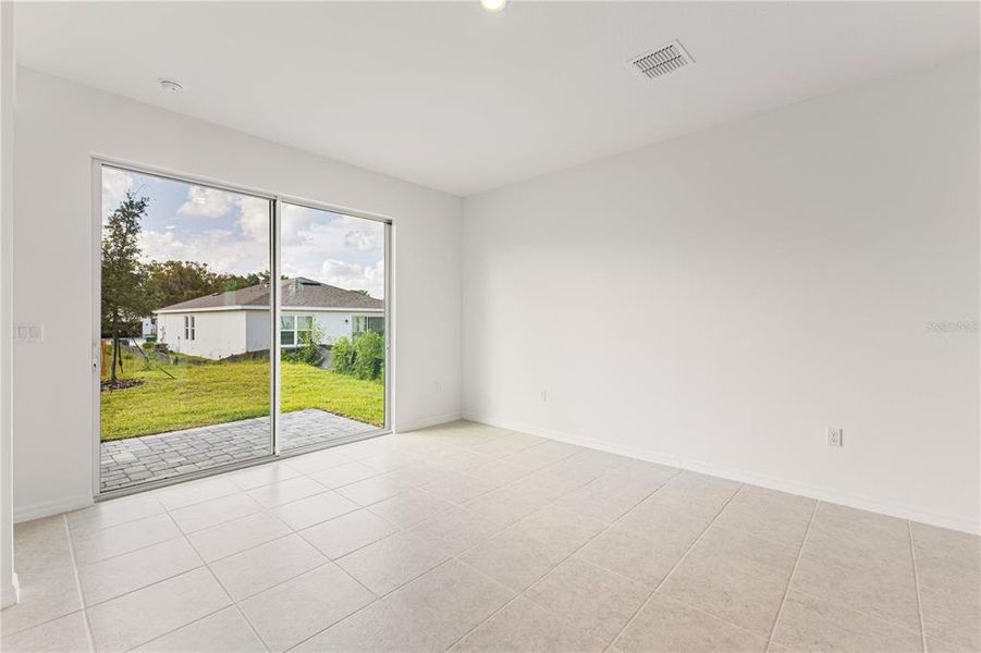 Spacious, unfurnished interior of a new home in Liberty Station, Orange City (Image 11).