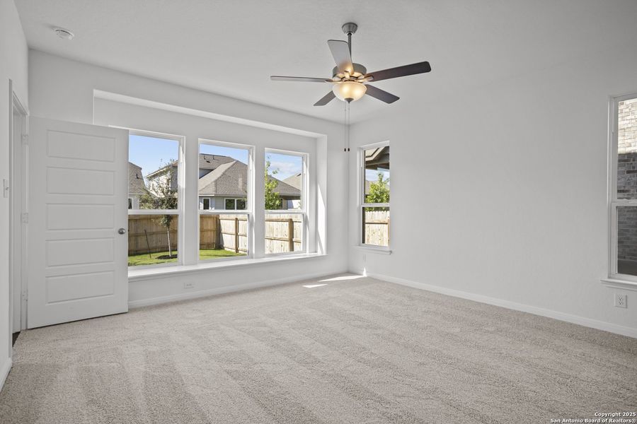 Spacious, unfurnished interior of a new home in Davis Ranch, San Antonio (Image 33). Spacious, unfurnished interior of a new home in Davis Ranch, San Antonio (Image 33).