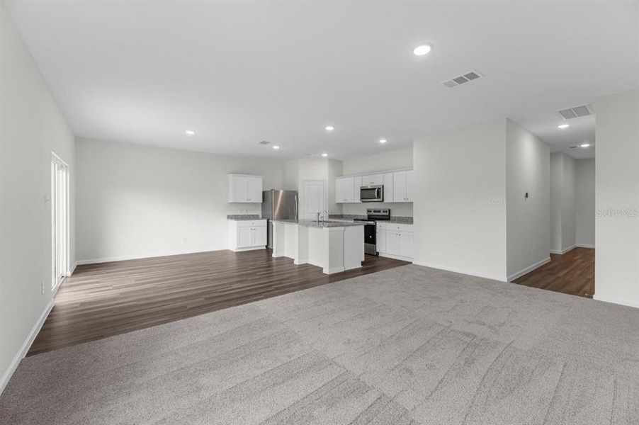 Spacious, unfurnished interior of a new home in Oakfield Lakes, Parrish (Image 12).