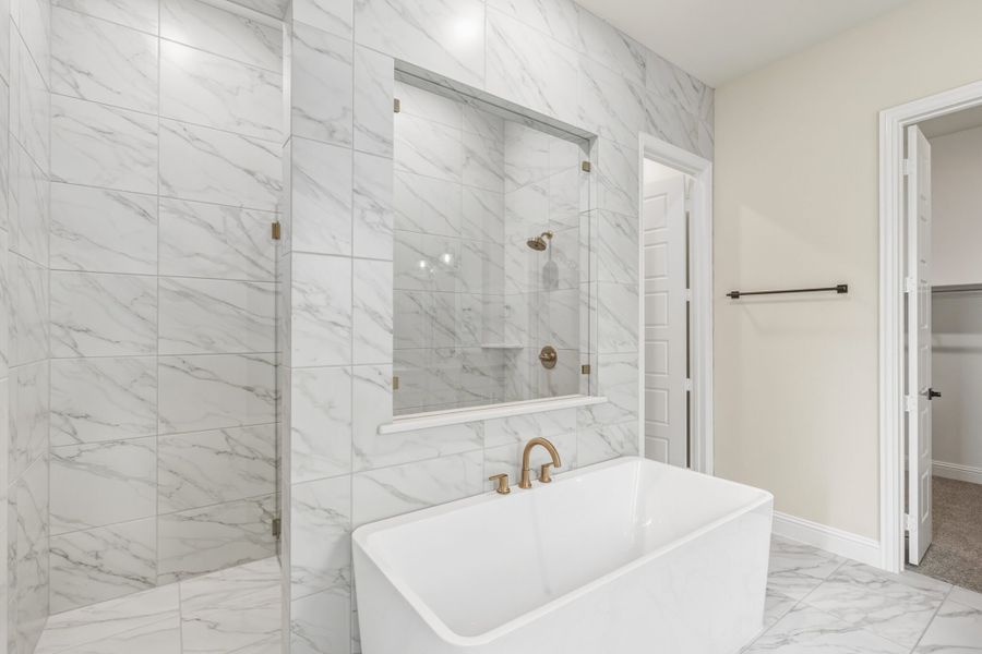 Furnished interior view inside a new home in Edgewater, Fate (Image 9).