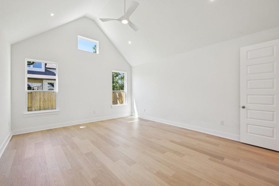 Spacious, unfurnished interior of a new home in Persimmon, Buda (Image 23). Spacious, unfurnished interior of a new home in Persimmon, Buda (Image 23).