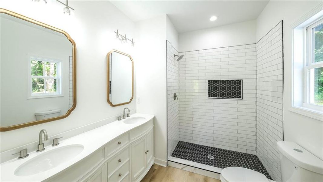 Furnished interior view inside a new home in , Temple (Image 11).