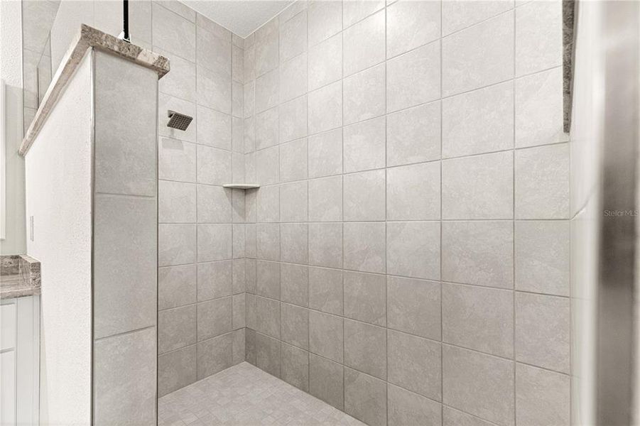 Close-up of interior finishes inside a home in , Dunnellon (Image 20).