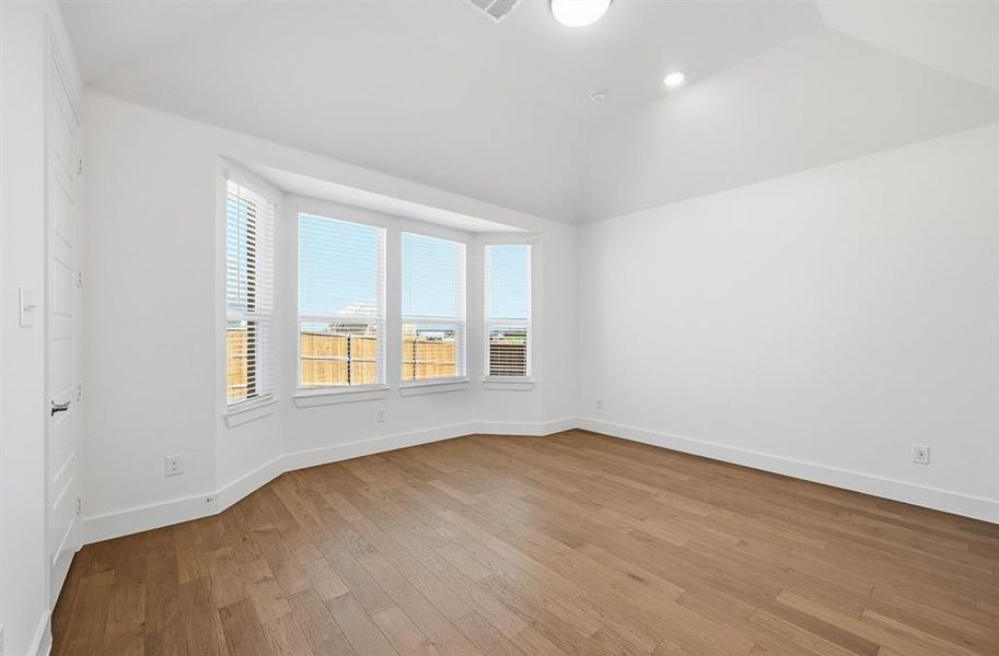Spacious, unfurnished interior of a new home in Sandbrock Ranch, Aubrey (Image 15). Spacious, unfurnished interior of a new home in Sandbrock Ranch, Aubrey (Image 15).