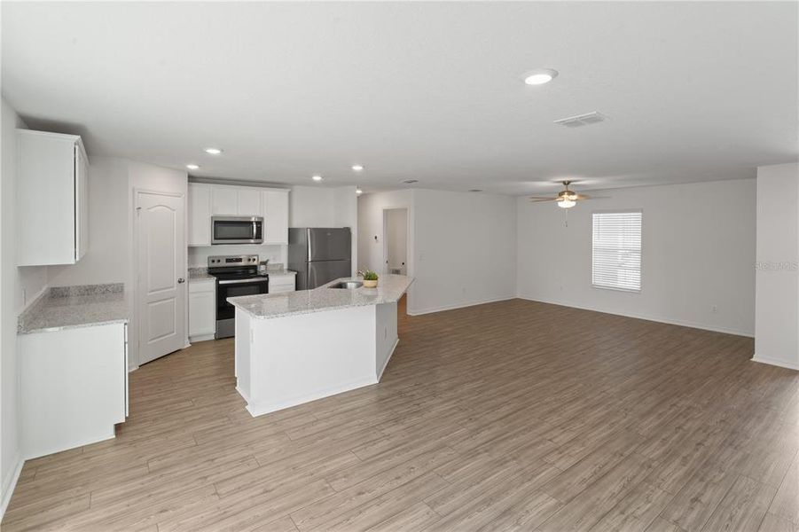 Image 17 of a home in Poinciana.