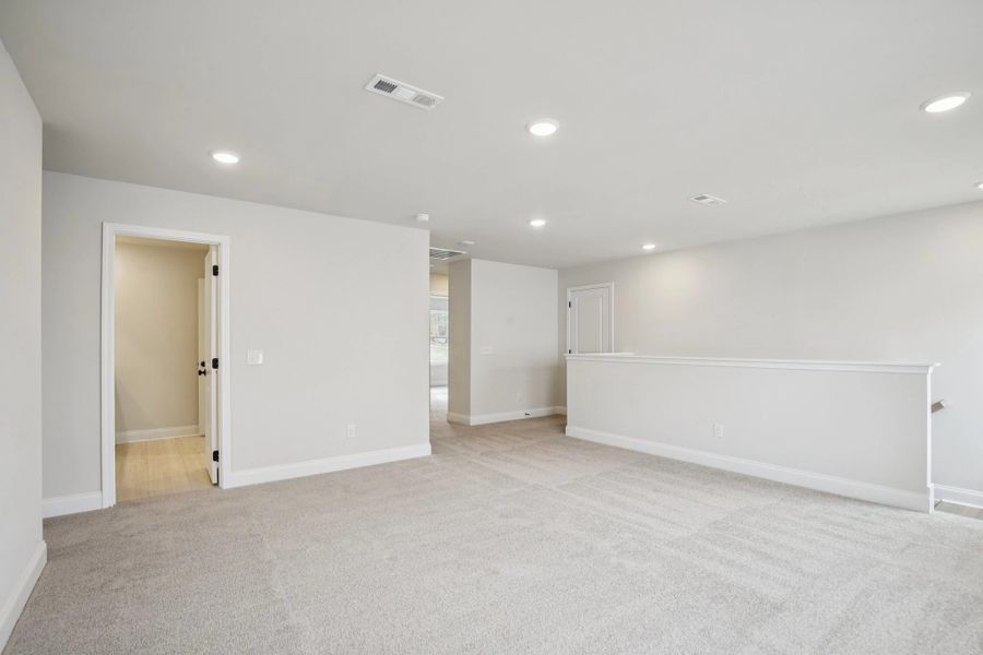 Spacious, unfurnished interior of a new home in Willow Landing, Mount Juliet (Image 22).