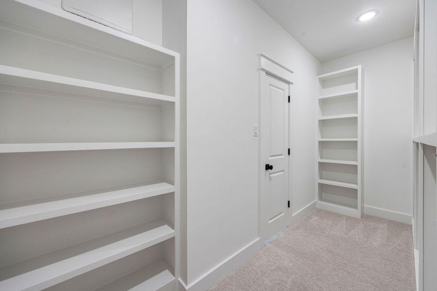 Spacious, unfurnished interior of a new home in Montridge, Houston (Image 23).