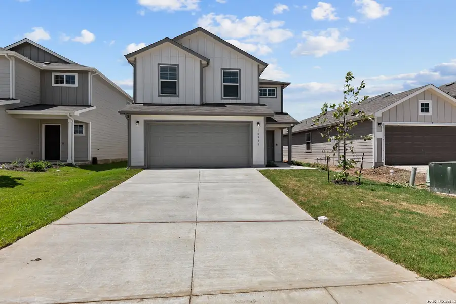 Front exterior of a new home in , New Braunfels, TX, highlighting curb appeal (Image 19).