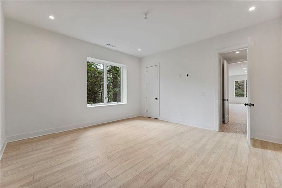 Spacious, unfurnished interior of a new home in , Sandy Springs (Image 72). Spacious, unfurnished interior of a new home in , Sandy Springs (Image 72).
