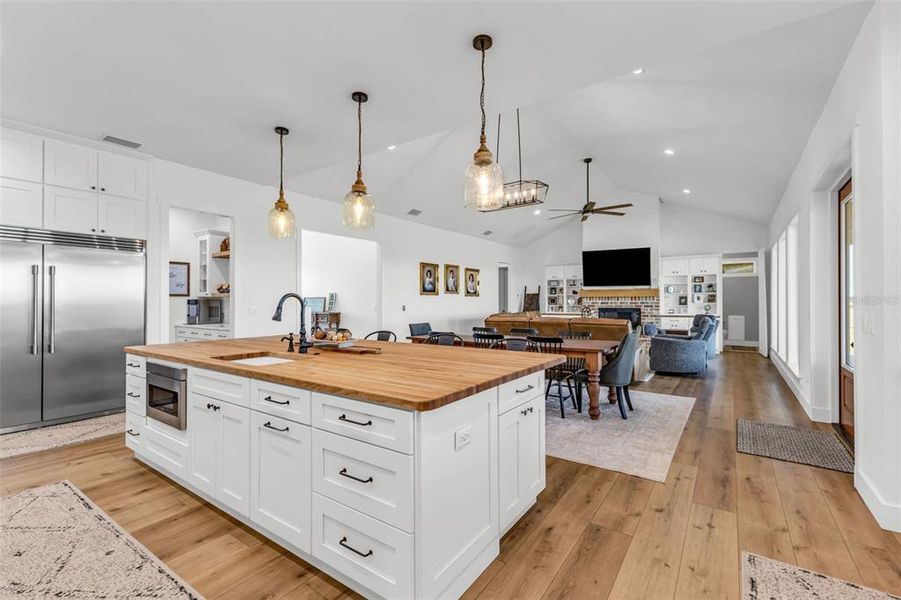 Furnished interior view inside a new home in , Arcadia (Image 46).