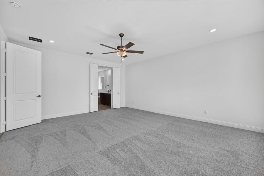 Spacious, unfurnished interior of a new home in South Oak, Lakewood Village (Image 18).
