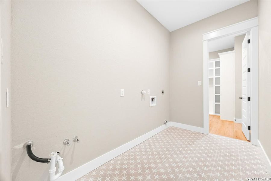 Spacious, unfurnished interior of a new home in , Bandera (Image 49). Spacious, unfurnished interior of a new home in , Bandera (Image 49).