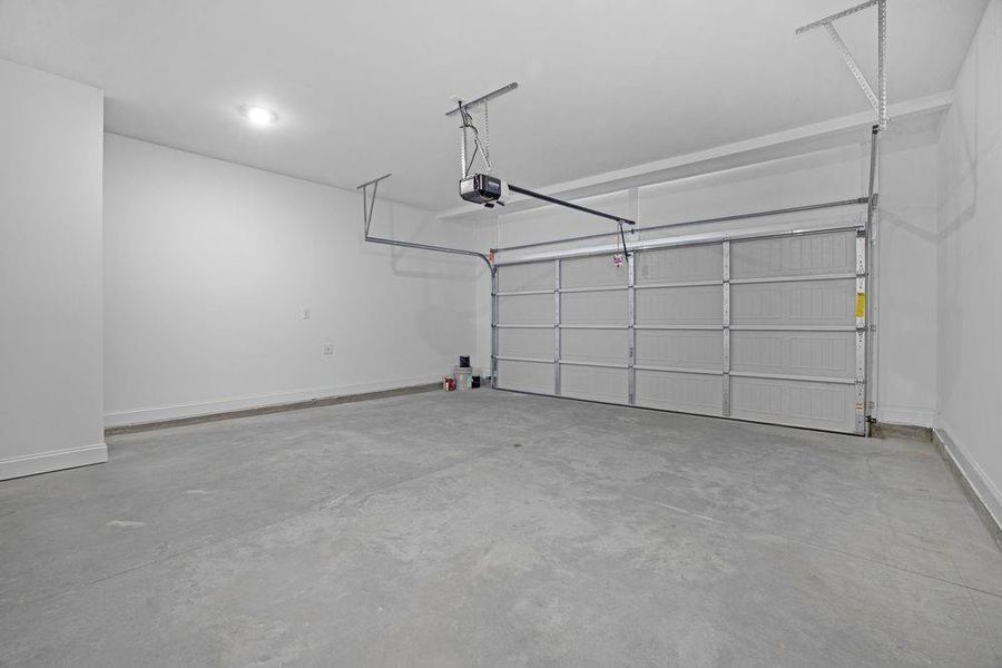 Spacious, unfurnished interior of a new home in Bailey Fence, Dacula (Image 16).