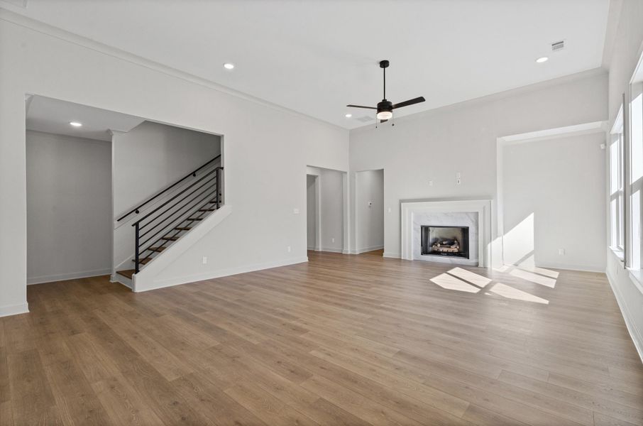 Spacious, unfurnished interior of a new home in White Oak, Arlington (Image 20).
