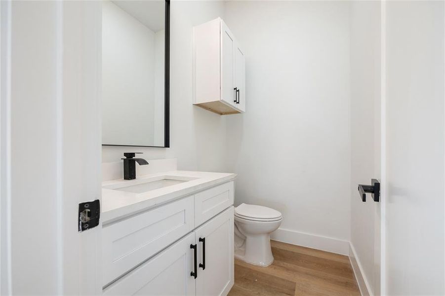 Furnished interior view inside a new home in , Dallas (Image 12).