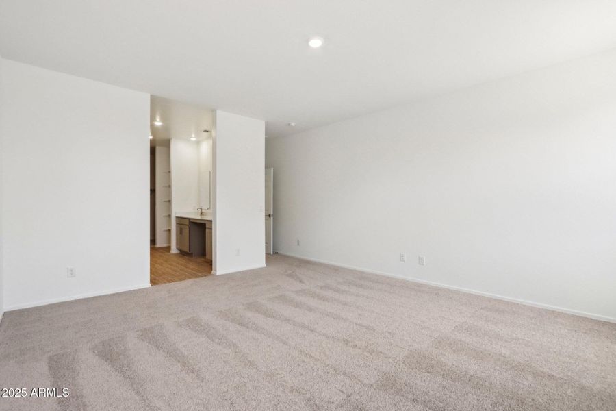 19-web-or-mls-W Pecan Wds-S1907-019 19-web-or-mls-W Pecan Wds-S1907-019