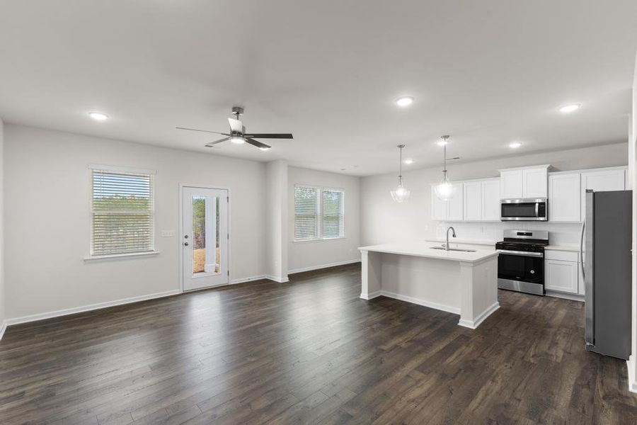 Spacious, unfurnished interior of a new home in Halton Oaks, Spartanburg (Image 19).