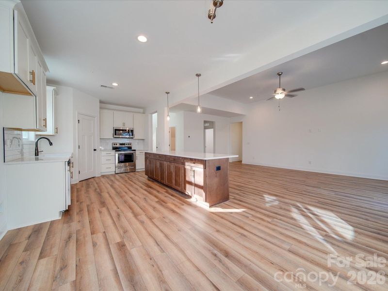 Spacious, unfurnished interior of a new home in , Monroe (Image 10).