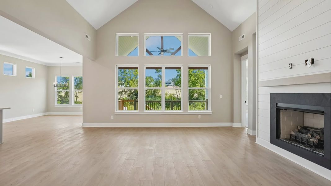 Sizeable windows to illuminate natural light into living area