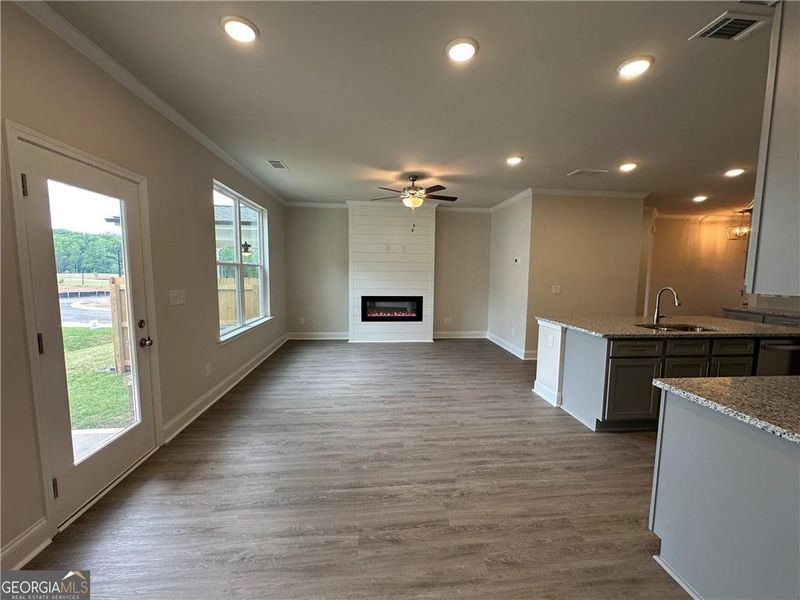 Spacious, unfurnished interior of a new home in Mulberry Summit, Flowery Branch (Image 16).