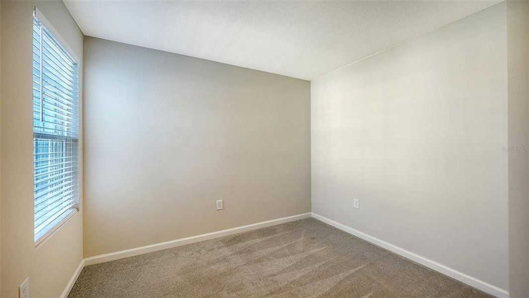 Spacious, unfurnished interior of a new home in , Bradenton (Image 34).