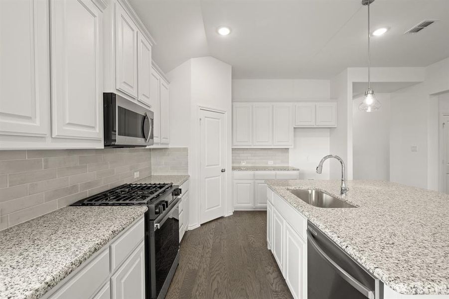 4325 Sun Meadow- Kitchen-4 4325 Sun Meadow- Kitchen-4