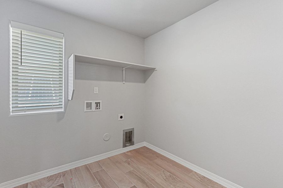 Spacious, unfurnished interior of a new home in Emerald Estates, Horizon City (Image 19). Spacious, unfurnished interior of a new home in Emerald Estates, Horizon City (Image 19).