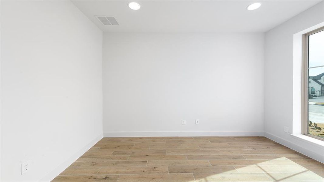 Spacious, unfurnished interior of a new home in Avondale, Fate (Image 24).