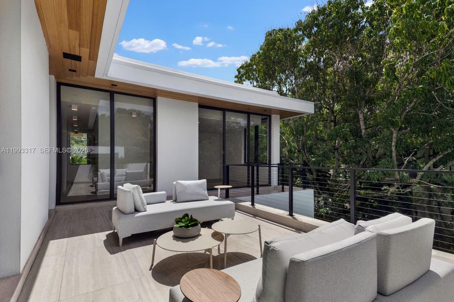 Exterior details and patio area of a home in , Miami (Image 27).