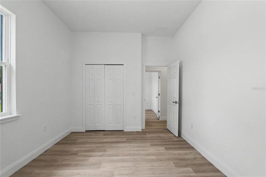Spacious, unfurnished interior of a new home in , Ocala (Image 33).
