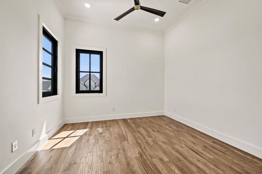 Spacious, unfurnished interior of a new home in The Resort on Eagle Mt. Lake, Fort Worth (Image 34).