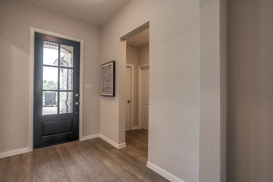 Spacious, unfurnished interior of a new home in Wildridge, Oak Point (Image 21).