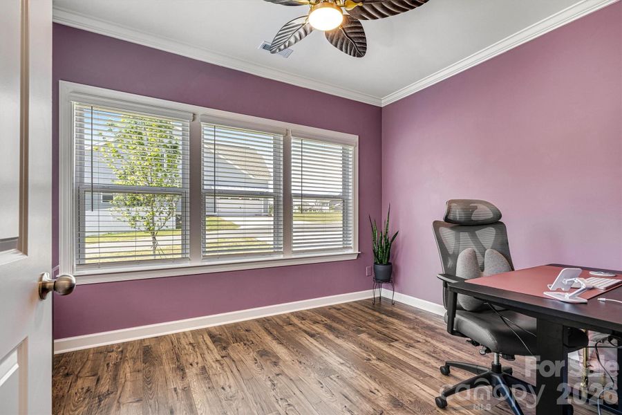 Furnished interior view inside a new home in , Midland (Image 10).