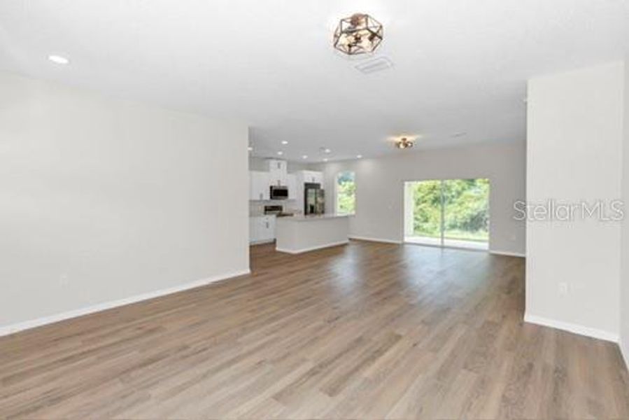 Spacious, unfurnished interior of a new home in , Deltona (Image 25).