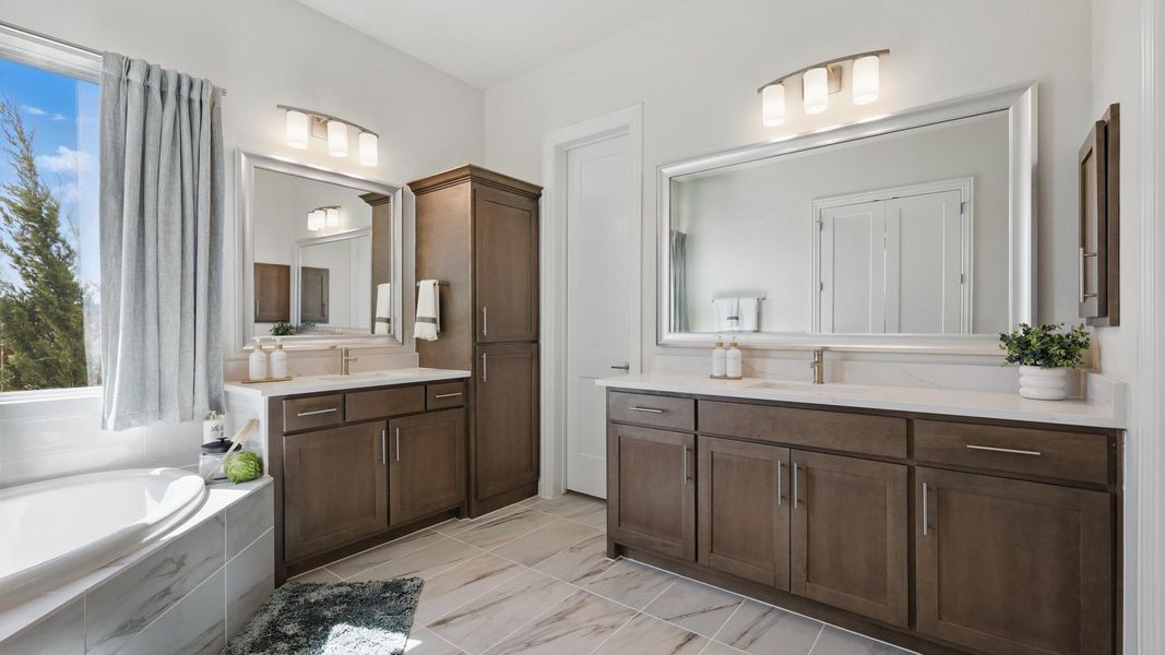 Model home photos of similar floorplans, not pictures of actual home. Model home photos of similar floorplans, not pictures of actual home.